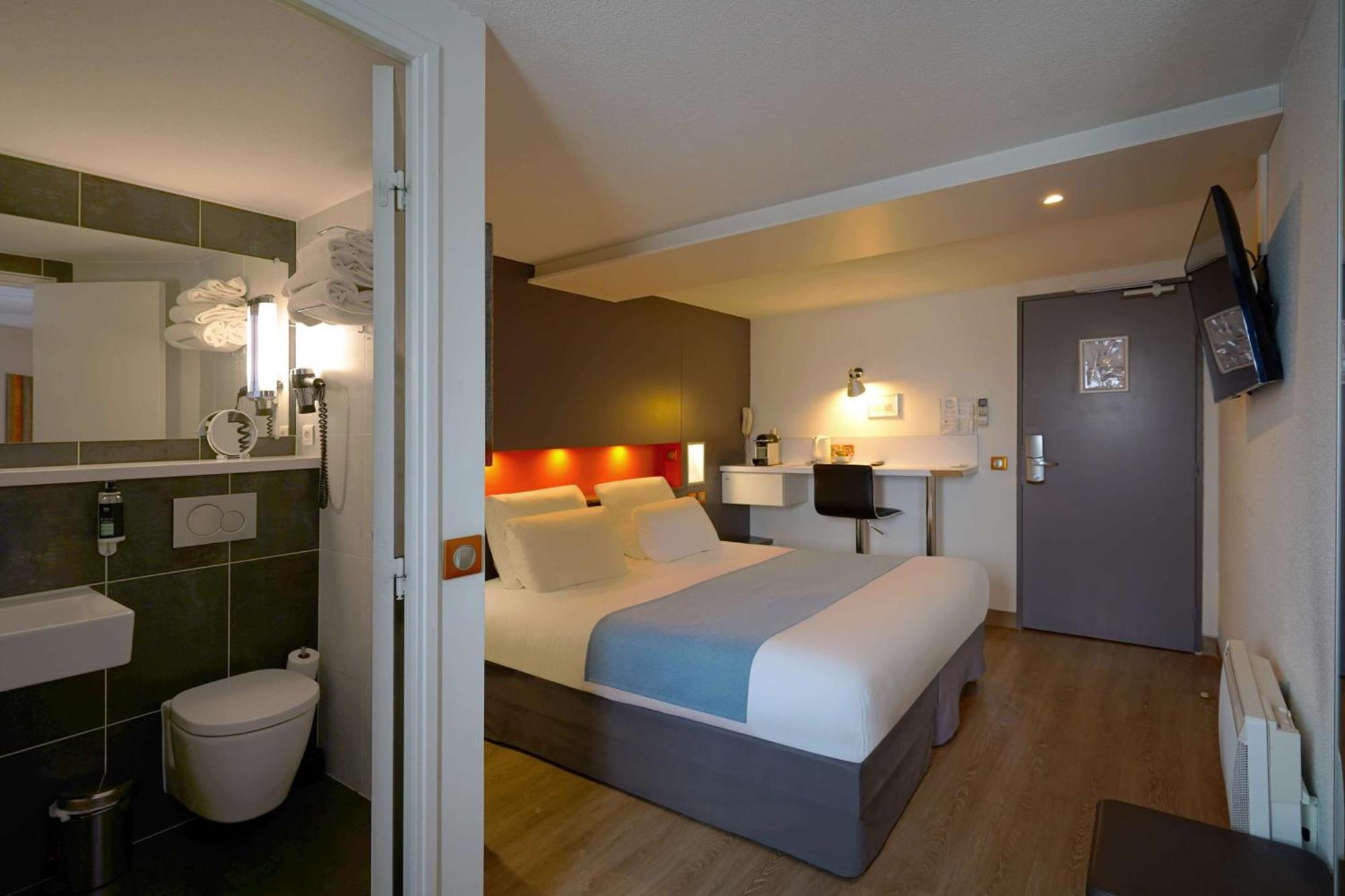 Hotel Best Western The Wish Versailles Guyancourt Bagian luar foto